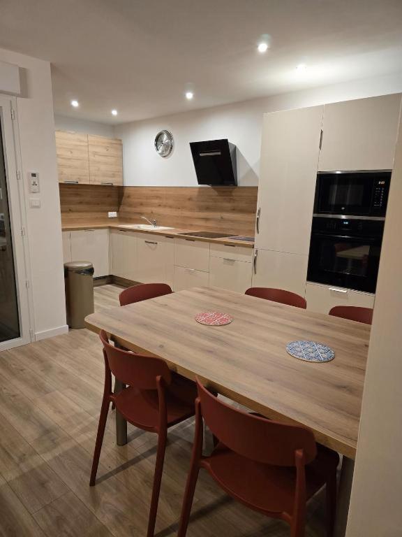 Appartement Cosy Pres De Sceneo Et Auchan Au Dessus Du Fleuriste Bellafleur Longuenesse Exterior foto